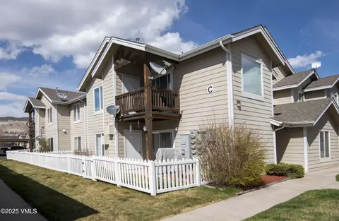 127 Jules Dr #C-103, Gypsum, CO 81637