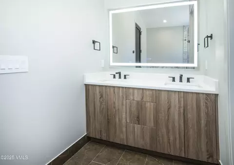 Bath - 2332 Fox Ln, Avon, CO 81620 photo 5 of 5