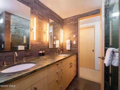 62 E Mdw #302, Vail, CO 81657 photo 10