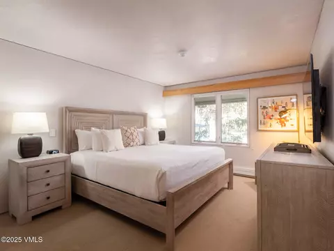 62 E Mdw #302, Vail, CO 81657 photo 9