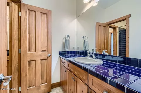Bath - 41 Wren Ct, Eagle, CO 81631 photo 3 of 4