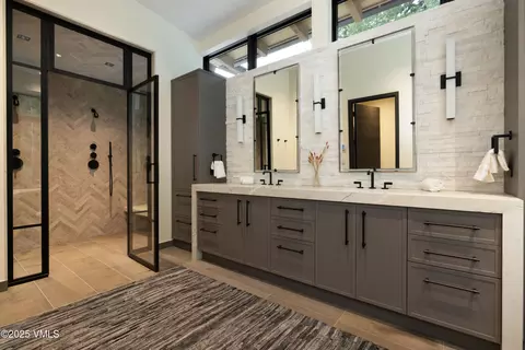 Bath - 366 Forest Rd, Vail, CO 81657 photo 1 of 17