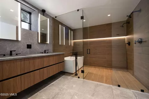 Bath - 366 Forest Rd, Vail, CO 81657 photo 10 of 17
