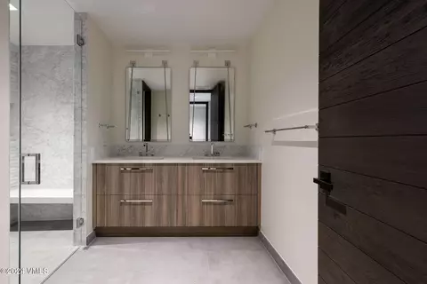 Bath - 366 Forest Rd, Vail, CO 81657 photo 15 of 17