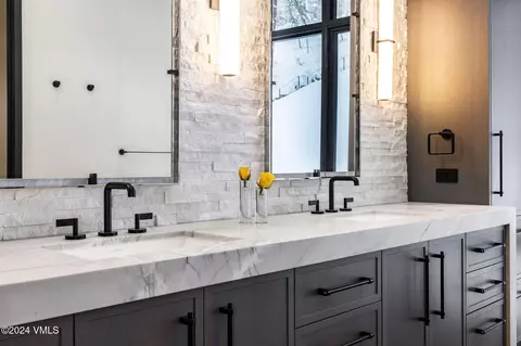 Bath - 366 Forest Rd, Vail, CO 81657 photo 5 of 17