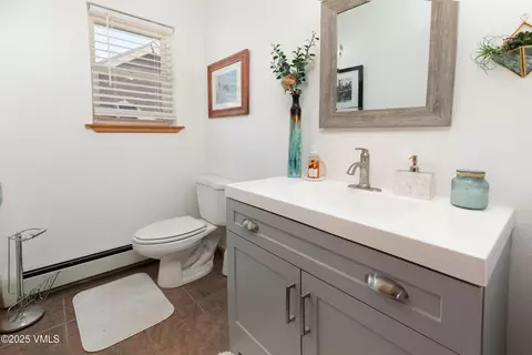 Bath - 761 Bull Run, Eagle, CO 81631 photo 2 of 4