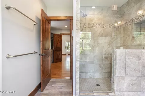 Bath - 209 Ryshot, Eagle, CO 81631 photo 2 of 4
