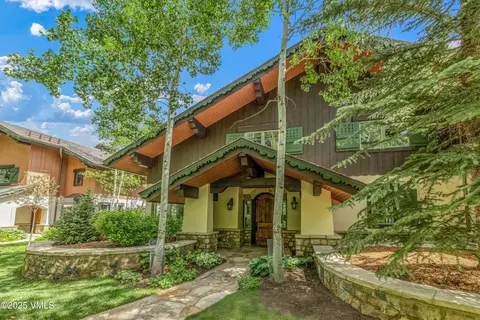 Exterior - 825 Forest Rd #2, Vail, CO 81657 photo 6 of 7