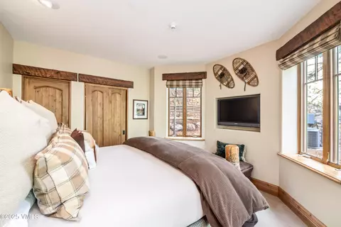 Bedroom - 825 Forest Rd #2, Vail, CO 81657 photo 4 of 5