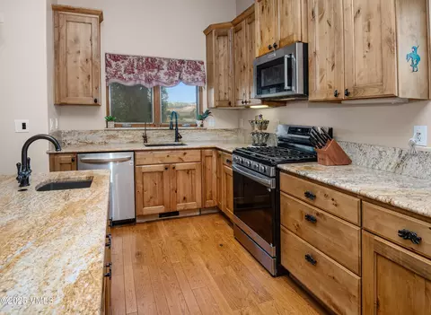 Kitchen - 14555 Hwy 6, Eagle, CO 81631 photo 4 of 4