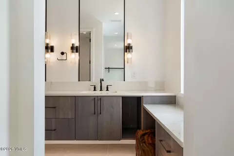 Bath - 531 Mount Hope Cir, Eagle, CO 81631 photo 4 of 6