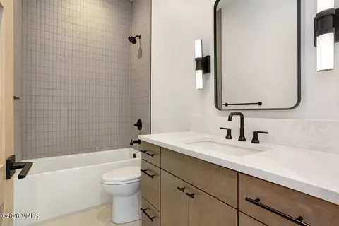 Bath - 531 Mount Hope Cir, Eagle, CO 81631 photo 5 of 6