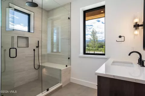 Bath - 361 Haymeadow Dr, Eagle, CO 81631 photo 2 of 7