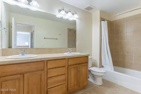 Bath - 60 Mill Rd #J-1, Eagle, CO 81631 photo 1 of 3
