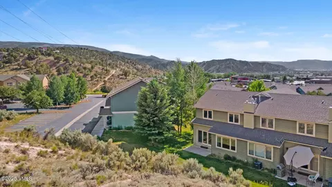 View/Area - 60 Mill Rd #J-1, Eagle, CO 81631 photo 2 of 6