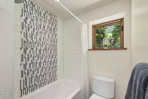 Bath - 2764 S Frontage Rd, Vail, CO 81657 photo 9 of 9