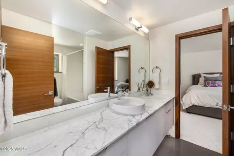 Bath - 2764 S Frontage Rd, Vail, CO 81657 photo 8 of 9
