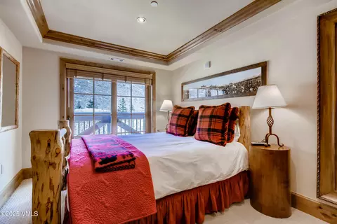 Bedroom - 434 S Frontage Rd E #403, Vail, CO 81657 photo 7 of 9