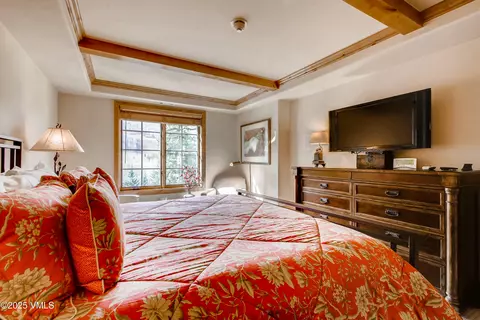 Bedroom - 434 S Frontage Rd E #403, Vail, CO 81657 photo 2 of 9