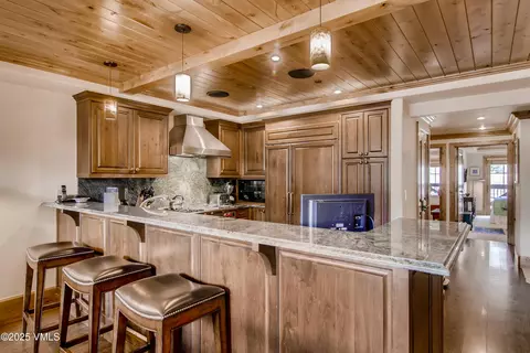 Kitchen - 434 S Frontage Rd E #403, Vail, CO 81657 photo 2 of 4