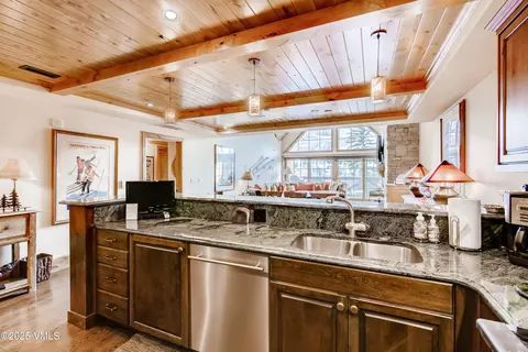 Kitchen - 434 S Frontage Rd E #403, Vail, CO 81657 photo 4 of 4