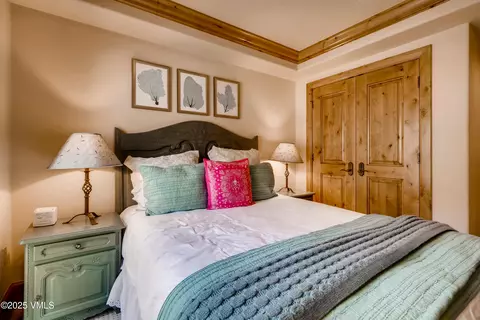 Bedroom - 434 S Frontage Rd E #403, Vail, CO 81657 photo 6 of 9