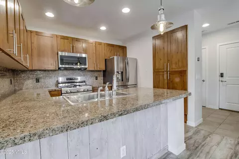 Kitchen - 28 Gambel St, Eagle, CO 81631 photo 4 of 5