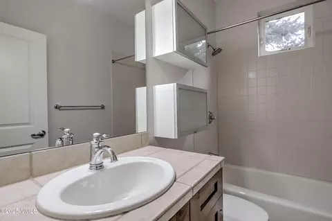 Bath - 28 Gambel St, Eagle, CO 81631 photo 3 of 6