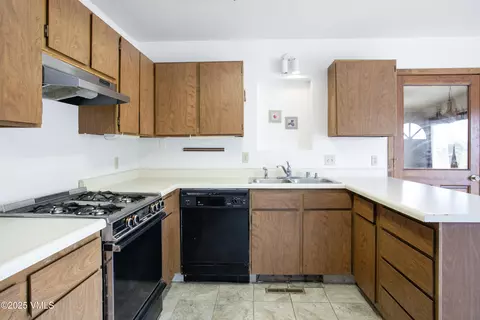 Kitchen - 610 Castle Dr, Eagle, CO 81631 photo 1 of 1
