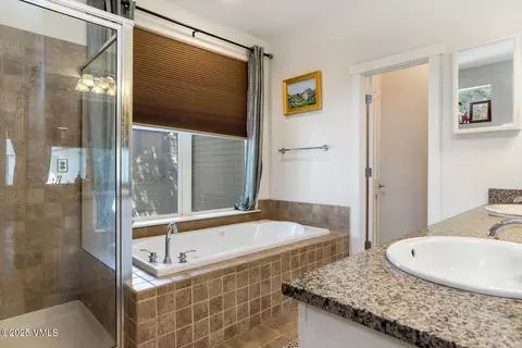 Bath - 73 Wren Ct, Eagle, CO 81631 photo 2 of 6