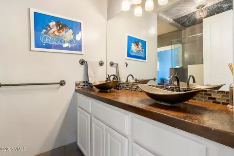 Bath - 73 Wren Ct, Eagle, CO 81631 photo 4 of 6