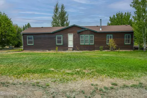 1005 Pettit Ln, Gypsum, CO 81637