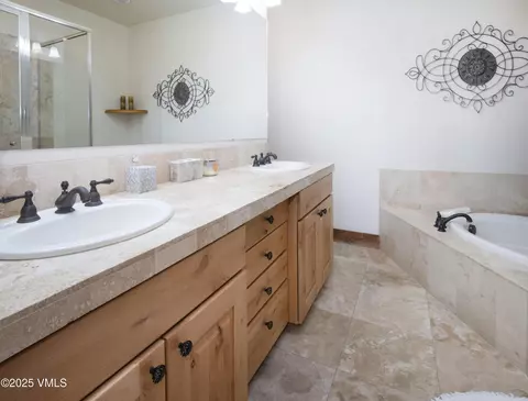 Bath - 1201 Eagle Dr, Eagle-vail, CO 81620 photo 1 of 2