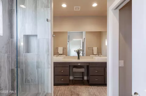 Bath - 88 Soleil Cir, Eagle, CO 81631 photo 2 of 7