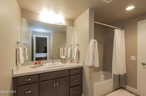 Bath - 88 Soleil Cir, Eagle, CO 81631 photo 7 of 7