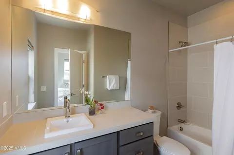 Bath - 88 Soleil Cir, Eagle, CO 81631 photo 5 of 7