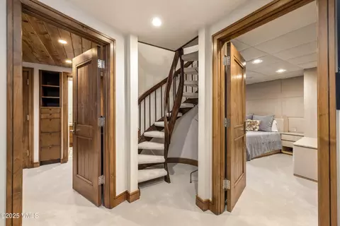 Entry Way - 100 E Meadow Dr #25, Vail, CO 81657 photo 1 of 2