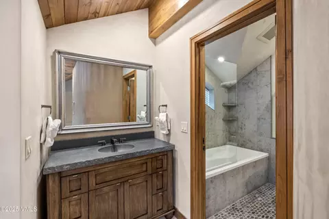 Bath - 100 E Meadow Dr #25, Vail, CO 81657 photo 2 of 7