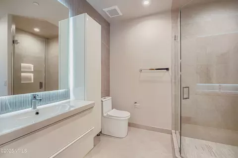 Bath - 2811 Bald Mountain Rd, Vail, CO 81657 photo 5 of 11