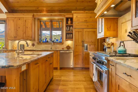 Kitchen - 422 Harrier Cir, Eagle, CO 81631 photo 4 of 4