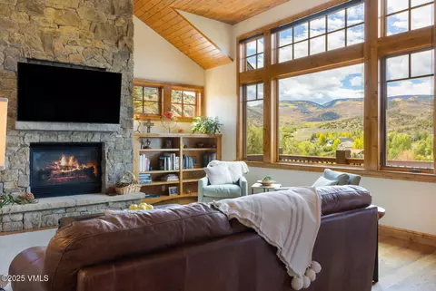 Living - 422 Harrier Cir, Eagle, CO 81631 photo 2 of 5