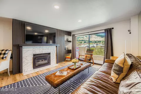 137 Benchmark Rd #423, Avon, CO 81620