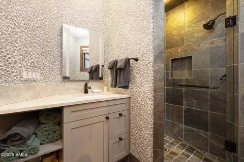 Bath - 64 Wildflower Pl #E, Edwards, CO 81632 photo 4 of 4