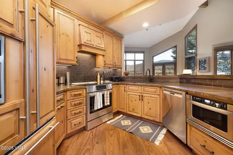 Kitchen - 64 Wildflower Pl #E, Edwards, CO 81632 photo 2 of 2