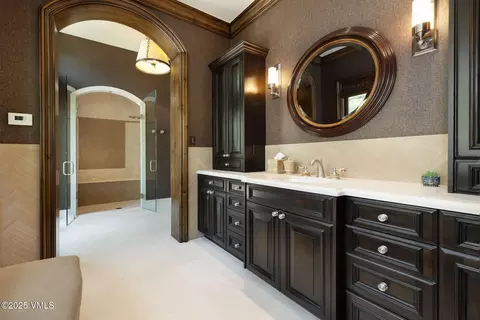 Bath - 463 Borders Rd, Beaver Creek, CO 81620 photo 1 of 8