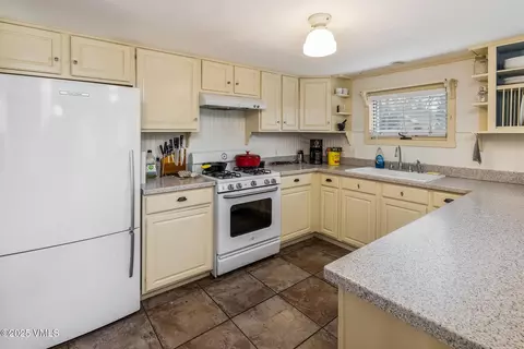 Kitchen - 246 Capitol St, Eagle, CO 81631 photo 2 of 3