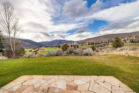 Exterior - 33 Legends Ct, Edwards, CO 81632 photo 9 of 13