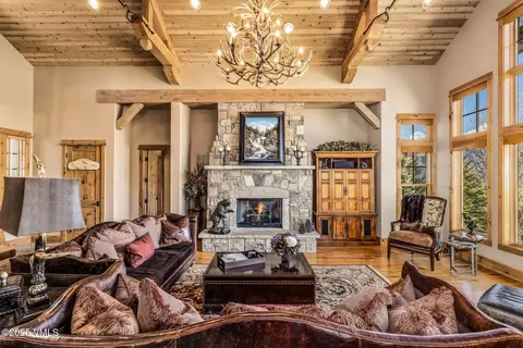 Living - 33 Legends Ct, Edwards, CO 81632 photo 5 of 9