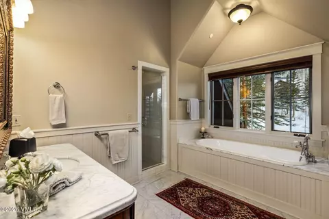 Bath - 3698 Daybreak Rdg, Avon, CO 81620 photo 2 of 5