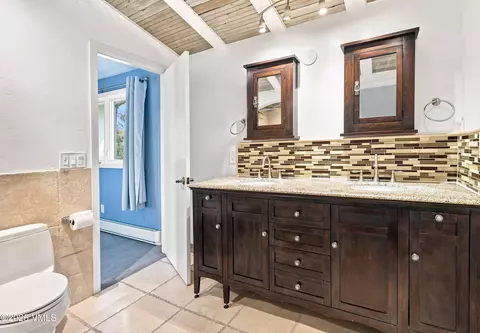 Bath - 108 Howard St, Eagle, CO 81631 photo 3 of 5